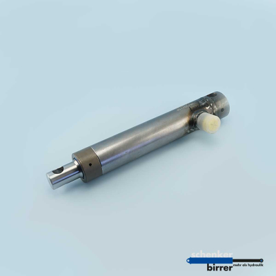 Plungerzylinder mit Querbohrung