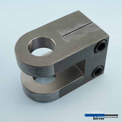 Fork with clamping thread